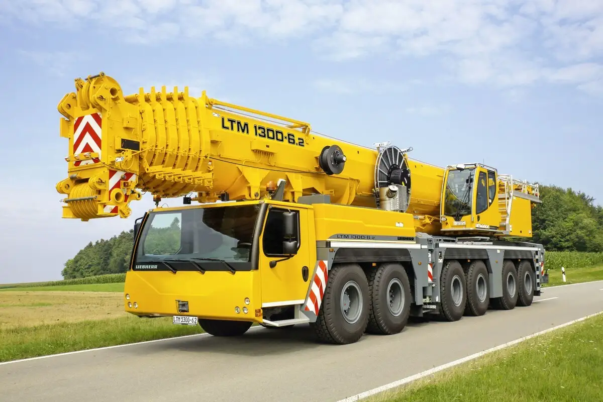 Truck Mobile Crane - 300 Ton