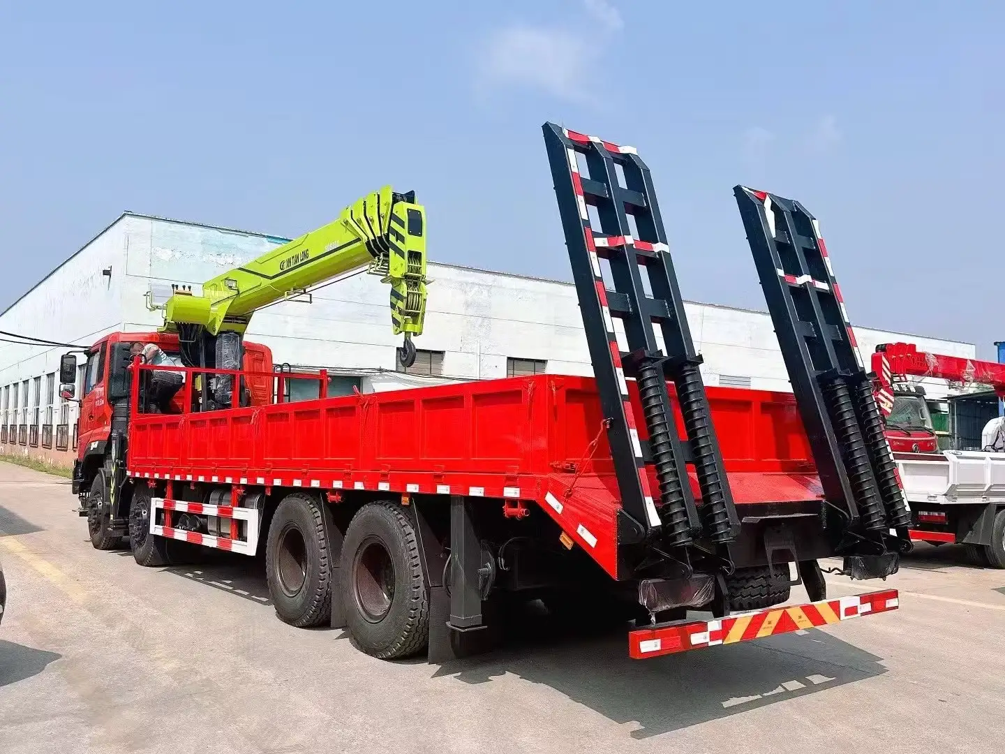 Truck - 16 Ton Boom